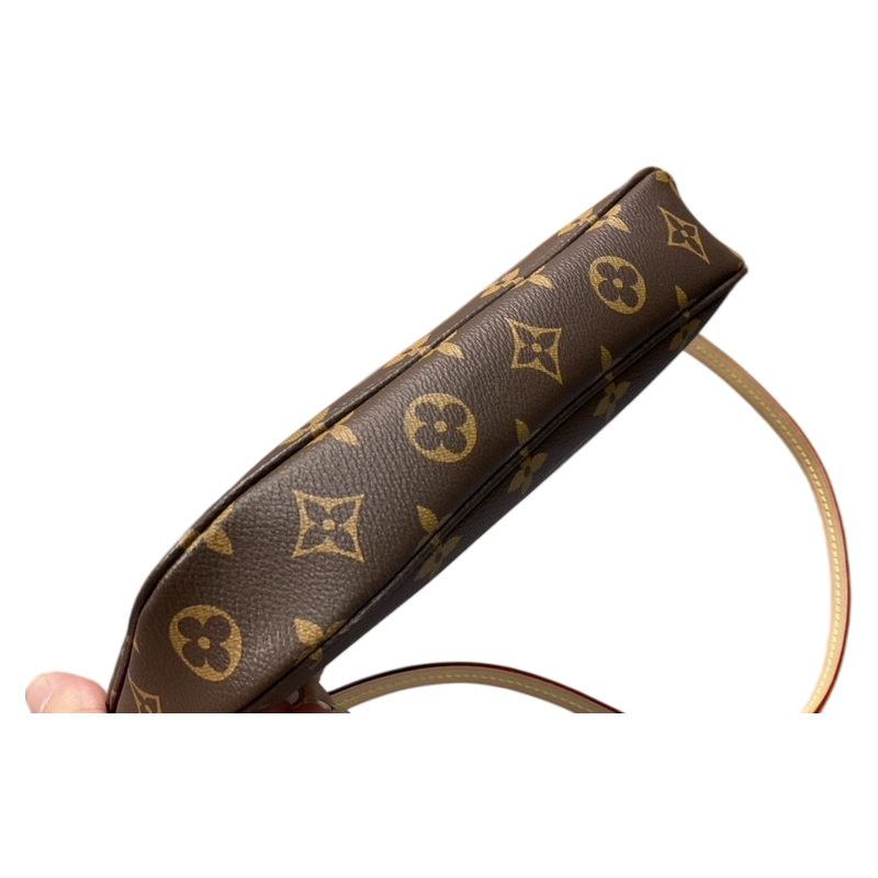 Classic crossbody bag