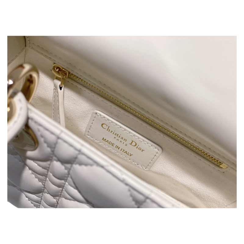 White, 3-slot